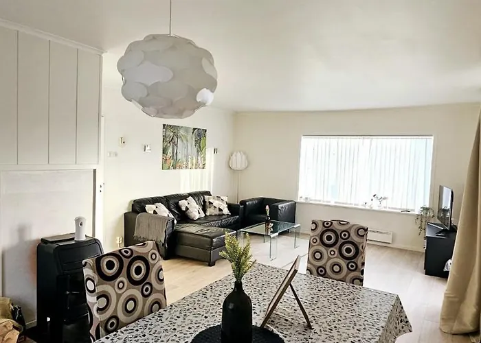 Koselig Med Balkong Og Parkering. * Stavanger