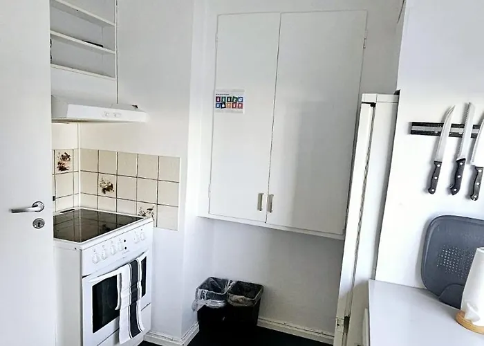 Koselig Med Balkong Og Parkering. *